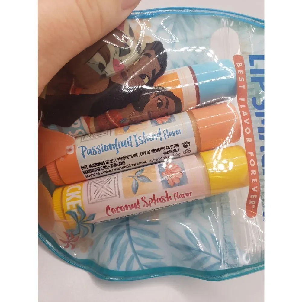 𝅺Disney Moana lip smackers with pouch